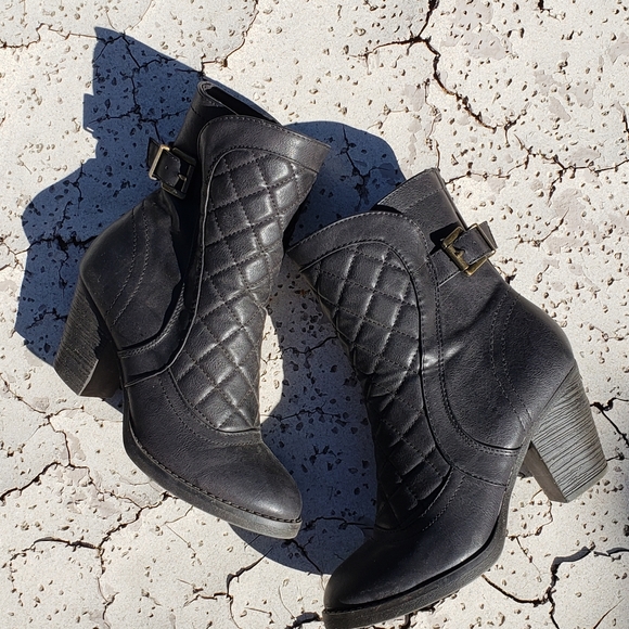 Boots - Picture 6 of 6